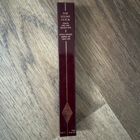 Charlotte Tilbury The Feline Flick Quick Fine Line Shodo Pen in Black - Picture 1 of 4